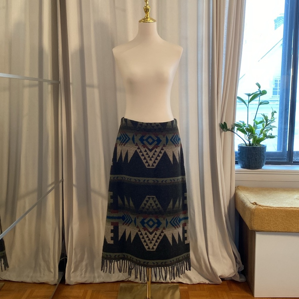 True Grit Women’s Blanket Fringe Skirt Size 8 Southwestern Tribal Wool Blend - Picture 9 of 17
